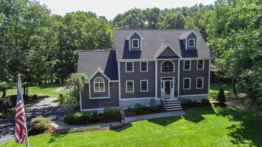 32 Jacques Rd, Tyngsborough, MA 01879