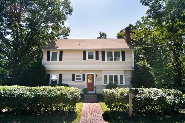 9 Crest Ave, Wilmington, MA 01887