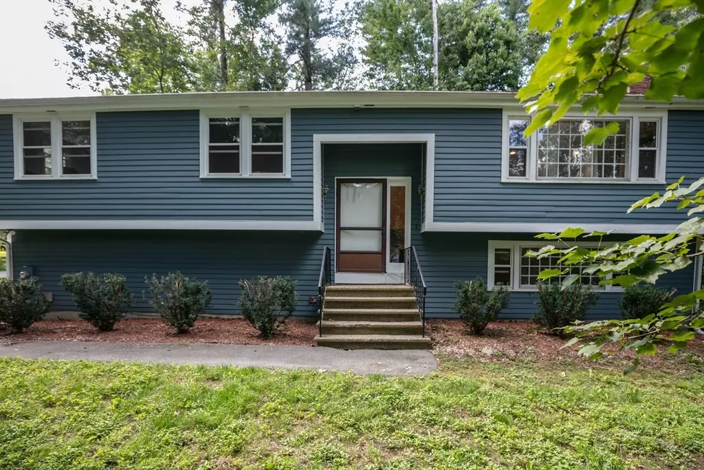 Stow, MA 01775,36 Peabody Dr