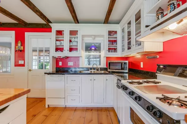 Middleboro, MA 02346,348 Plymouth St