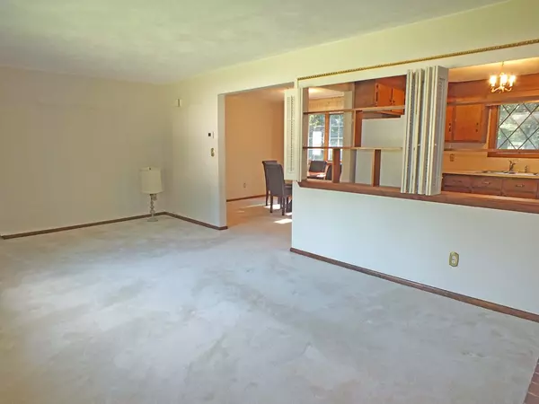 Chelmsford, MA 01824,24 Ideal Ave