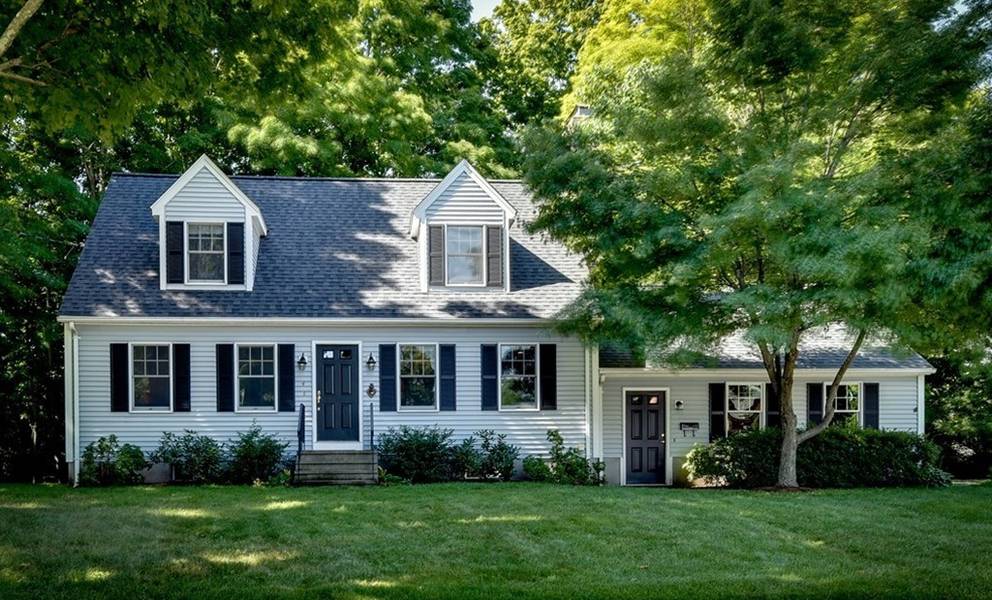 4 Marshall Ave, Hopkinton, MA 01748