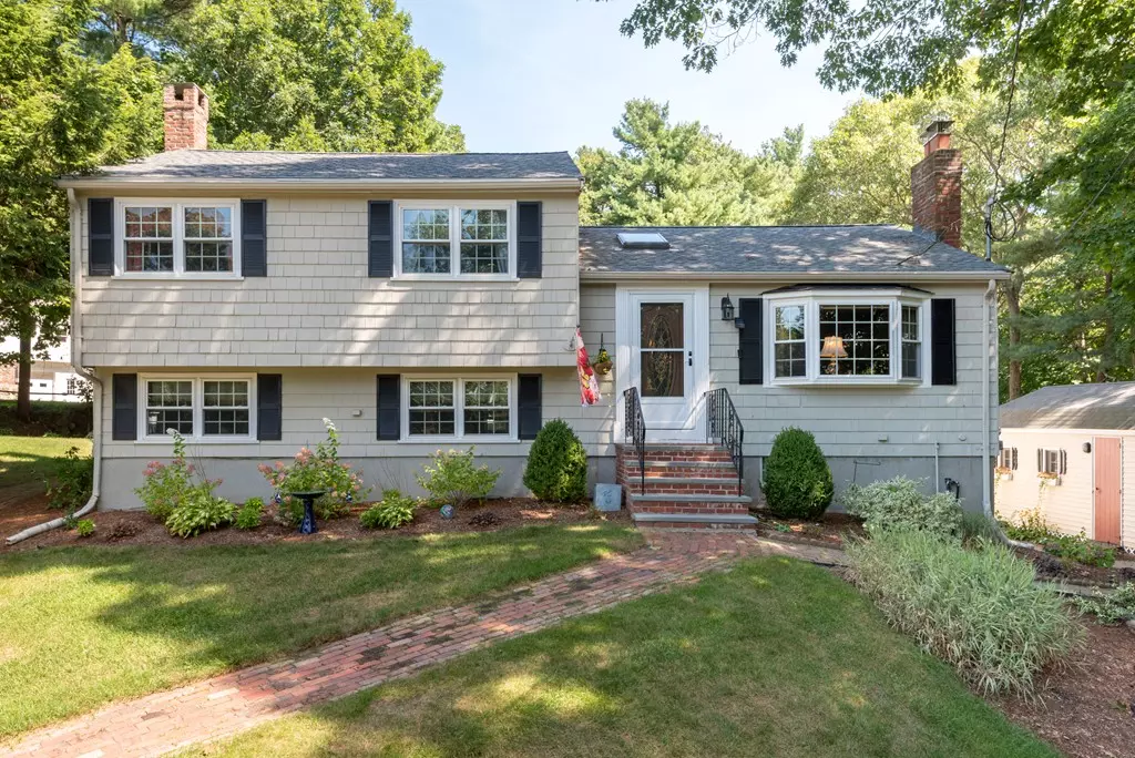 Weymouth, MA 02190,25 Lockewoods Dr