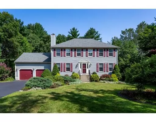 11 Sunken Meadow Rd, Franklin, MA 02038