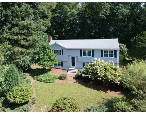 10 Old Brook Cir, Shrewsbury, MA 01545