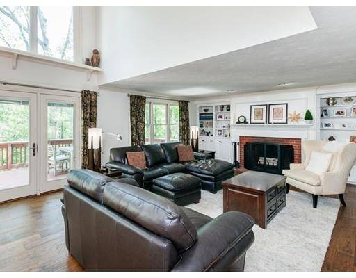 18 Cornish Dr, Hudson, MA 01749