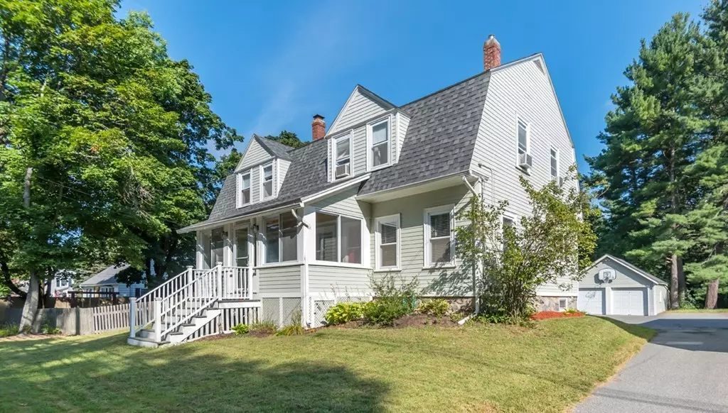 Andover, MA 01810,240 Andover St #2