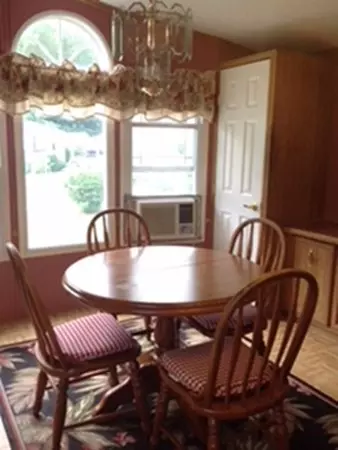 Sturbridge, MA 01566,306 Oak Avenue