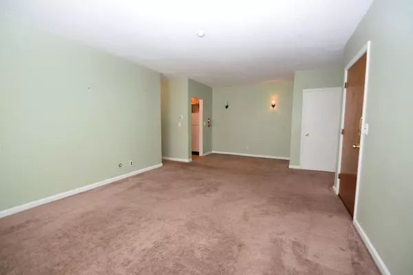 Weymouth, MA 02188,9 Tara Dr #1