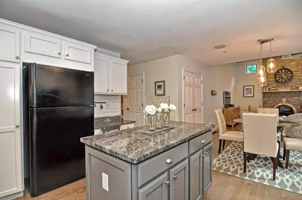 North Andover, MA 01845,15 Huckleberry Ln