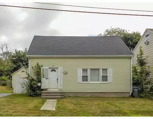 34 Freeborn St, Middletown, RI 02842