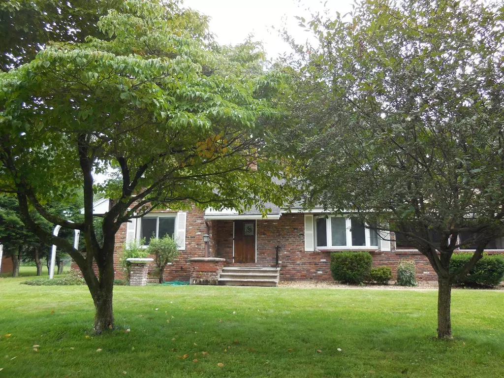 Westfield, MA 01085,16 Denise Dr