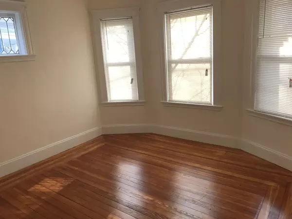 Somerville, MA 02143,70 Line St