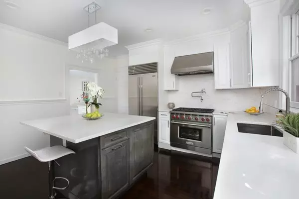 Brookline, MA 02445,8 Druce