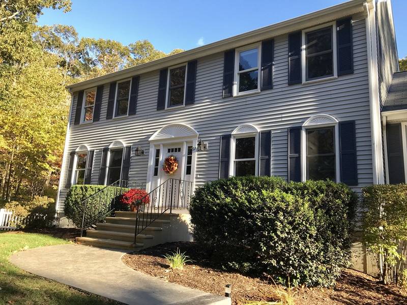 97 Chamberlain Rd, Uxbridge, MA 01569