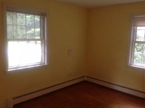 Medfield, MA 02052,5 Charlesdale