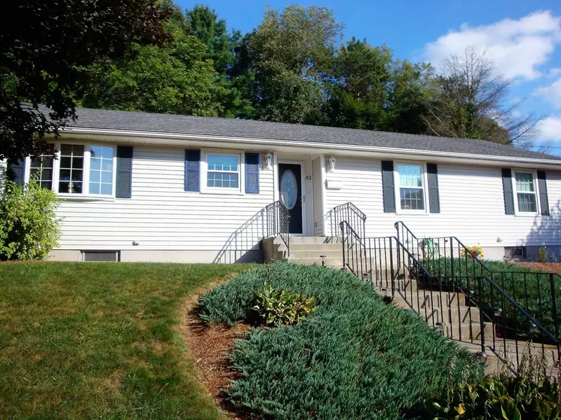 41 Chartier Ln, Southbridge, MA 01550