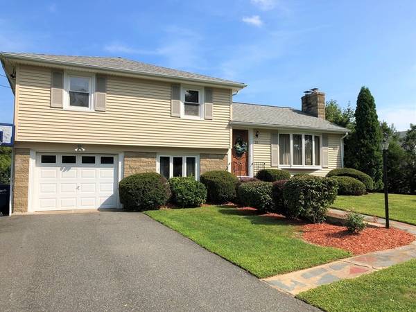 24 Jean Dr, Seekonk, MA 02771