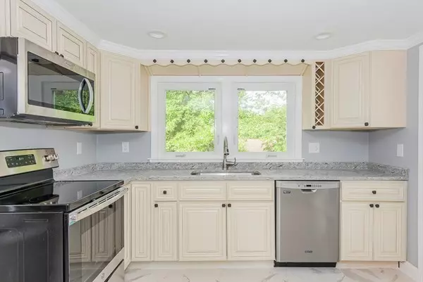 Weymouth, MA 02189,49 Albert Rd