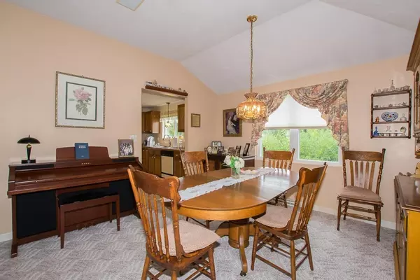 East Bridgewater, MA 02333,15 Crystal Water Dr #15