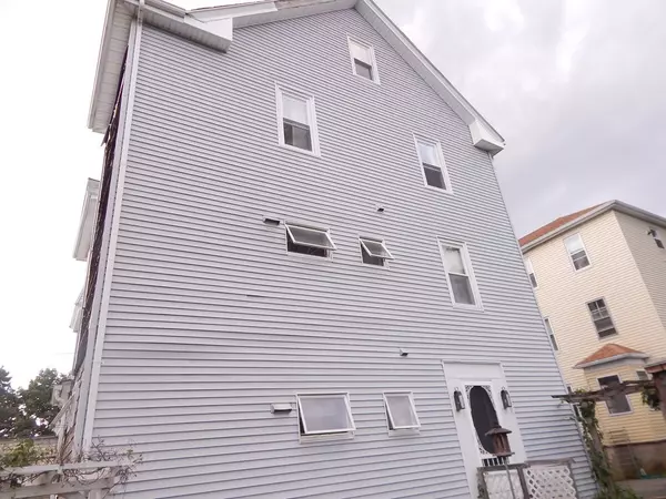 Fall River, MA 02721,46 Hambly St