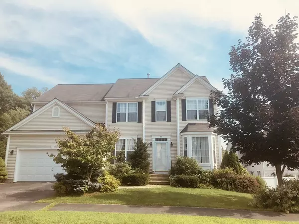 33 Oriental St, Worcester, MA 01605
