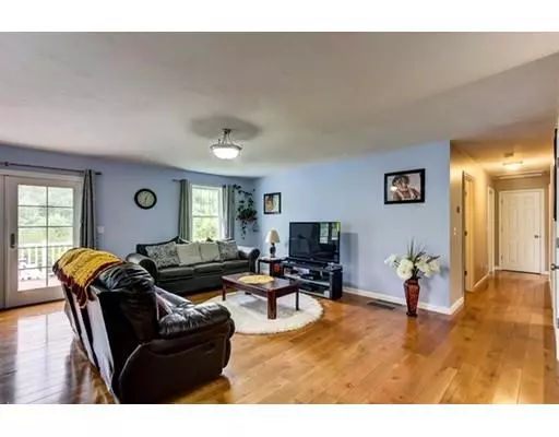 Grafton, MA 01536,6 Anderson Ln