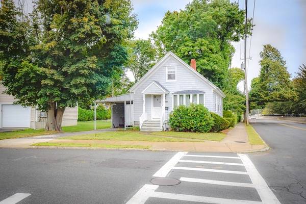 318 Dexter St, Fall River, MA 02720