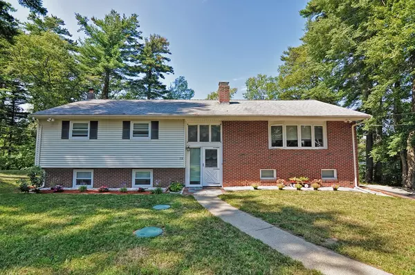 119 Hillwood Ave, Stoughton, MA 02072