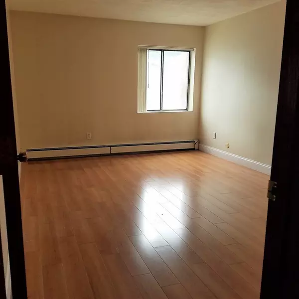 Malden, MA 02148,141 Pierce St #21