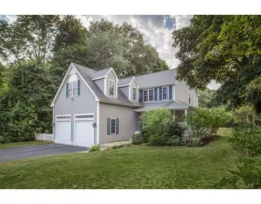 28 Taunton St, Plainville, MA 02762