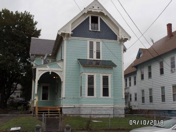 359 Walker St, Lowell, MA 01851