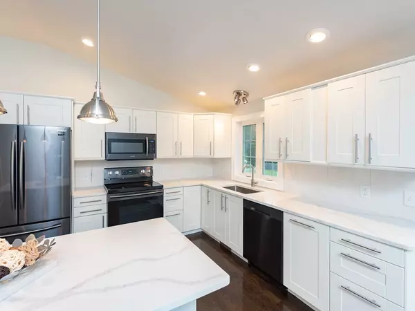 Taunton, MA 02780,252 Williams St