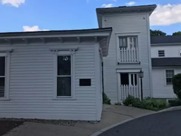 North Kingstown, RI 02852,40 Web Ave #19