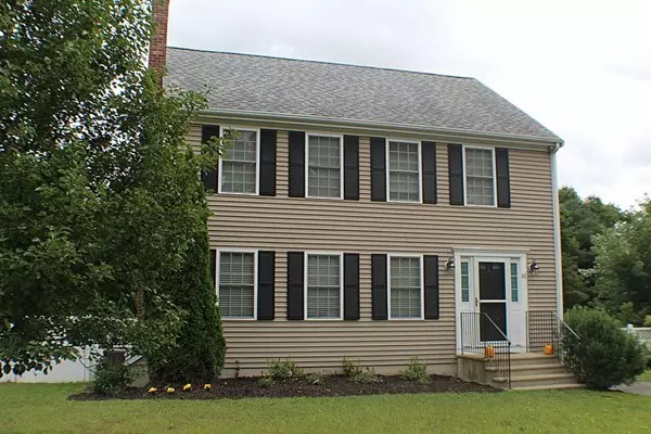 61 Wampum Dr, Taunton, MA 02718