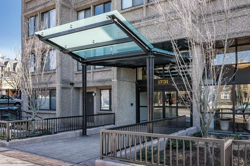 Brookline, MA 02445,1731 Beacon St #1403