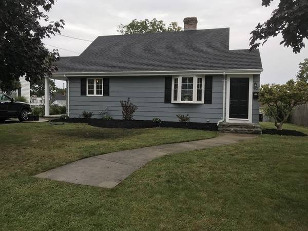 62 Willow Ave, Somerset, MA 02726