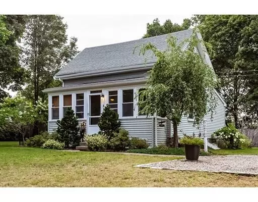 33 Fenton Rd, Needham, MA 02494