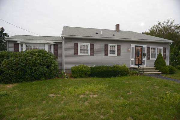 320 University Ave, Lowell, MA 01854