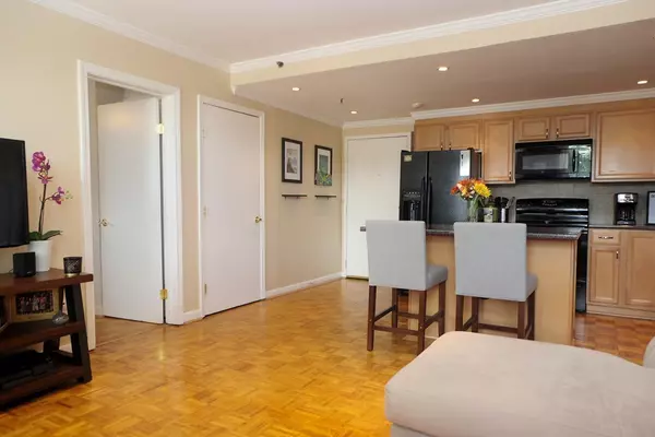 Peabody, MA 01960,80 Foster St #410