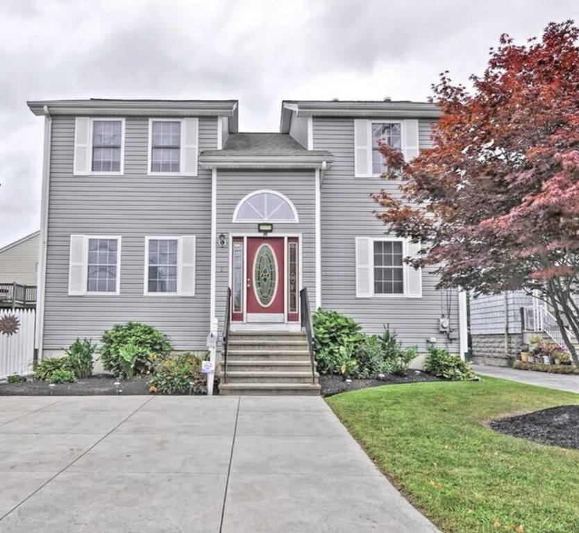 547 Stafford Rd, Fall River, MA 02721