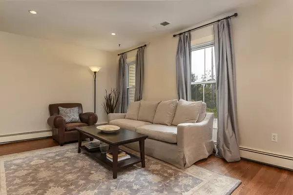 Needham, MA 02492,89 May Street #4