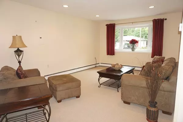 Framingham, MA 01701,39 Fairbrook Rd