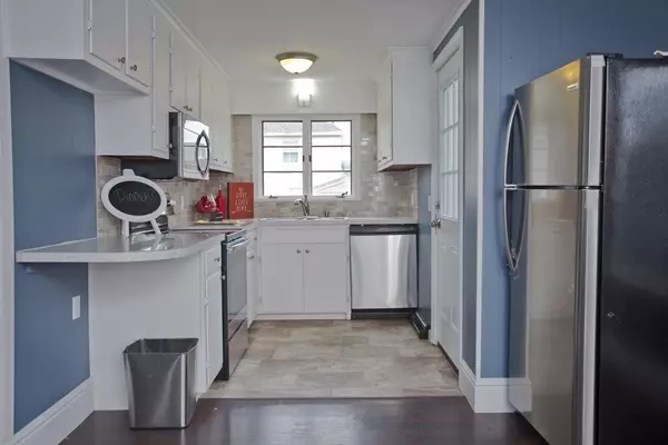 Ludlow, MA 01056,10 Warren St