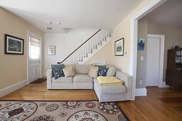 Amesbury, MA 01913,5 -1/2 Albion Street #B