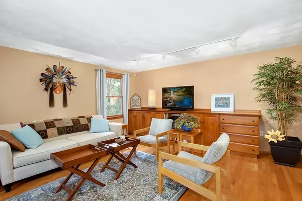 Watertown, MA 02472,93 Pleasant St #93