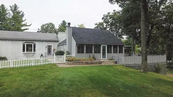 44 Flint Rd, Tyngsborough, MA 01879