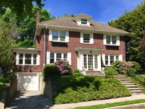 Newton, MA 02459,25 Manemet Rd