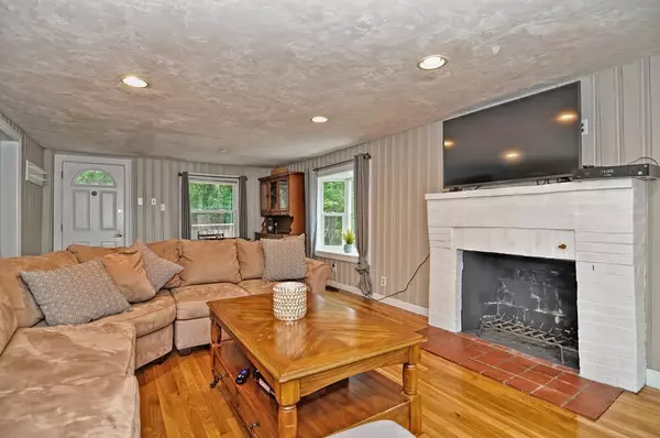 Randolph, MA 02368,8 Tileston Road