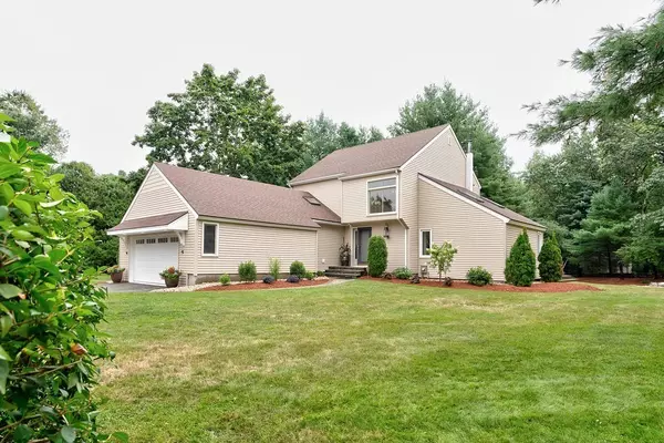 4 Rourke Lane, Lynnfield, MA 01940